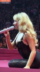Sabrina Carpenter leaked nude picture 1