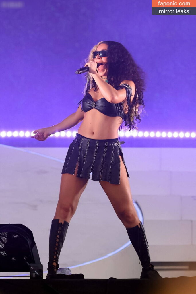Charli XCX leaked nude picture 4498
