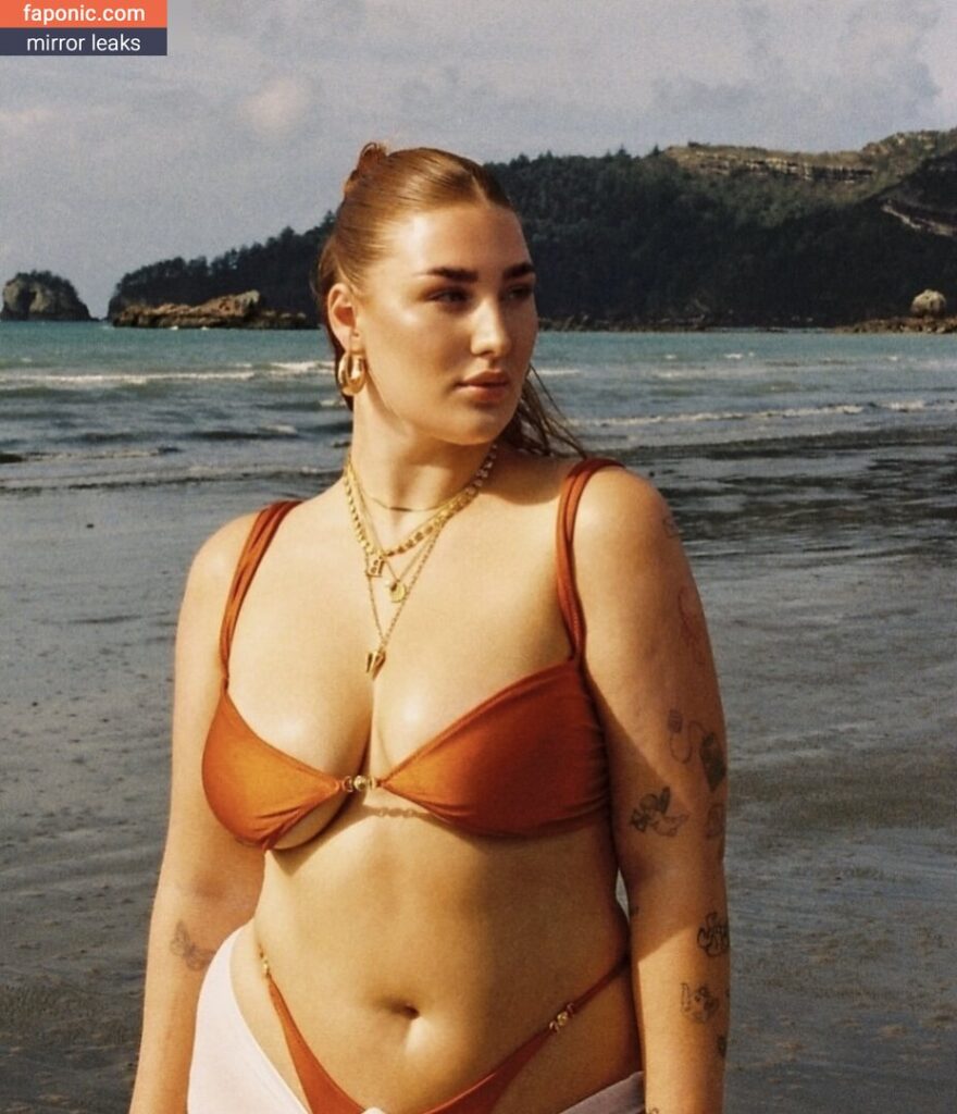 Emilia Baumgart leaked nude photo 1