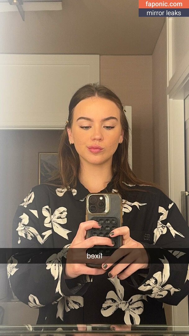 Emma Brooks leaked nude picture 1