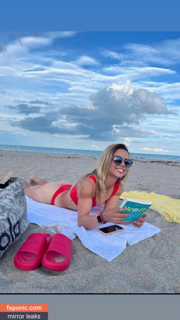 Renata Zarazua leaked nude image 1