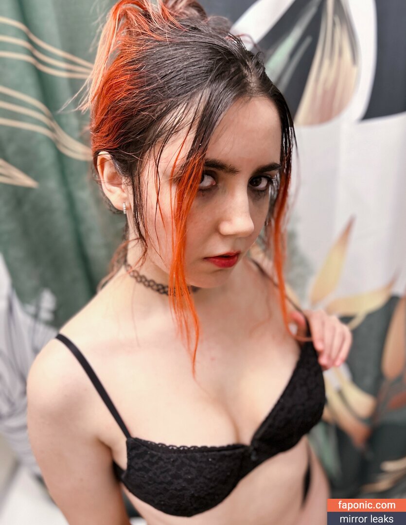 ThePianoDragon_ leaked nude photo 1