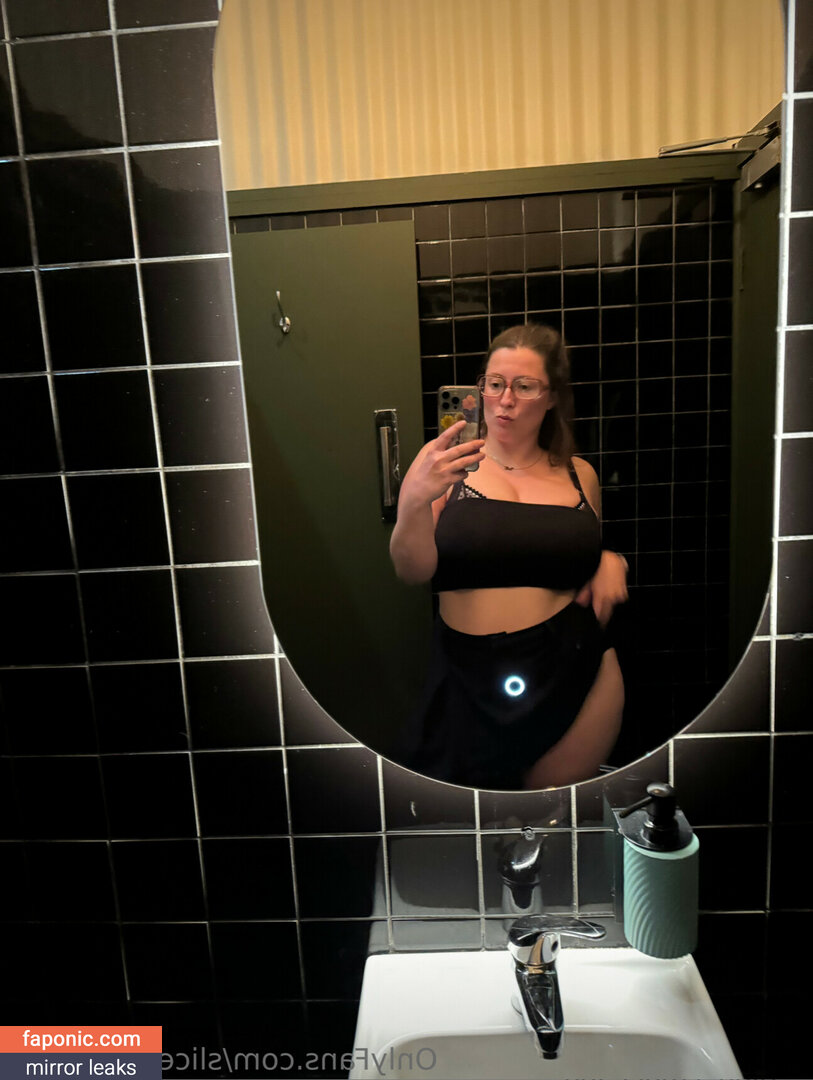 Bel Larcombe / Slice_of_salami_ / OnlyFans leaked nude photo #0437.