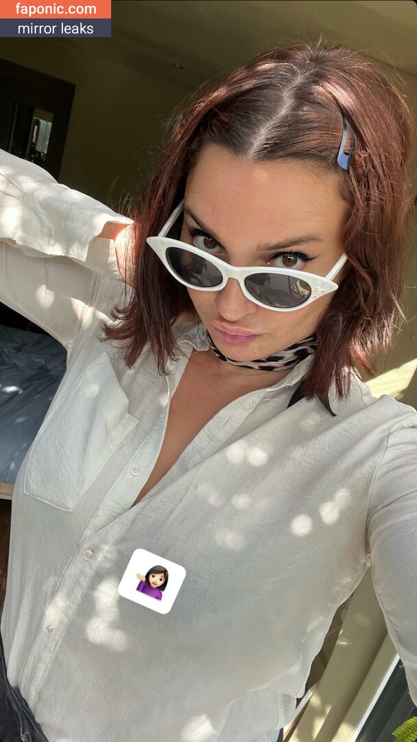 gizzi-erskine Nude Leaked OnlyFans Photo Picture