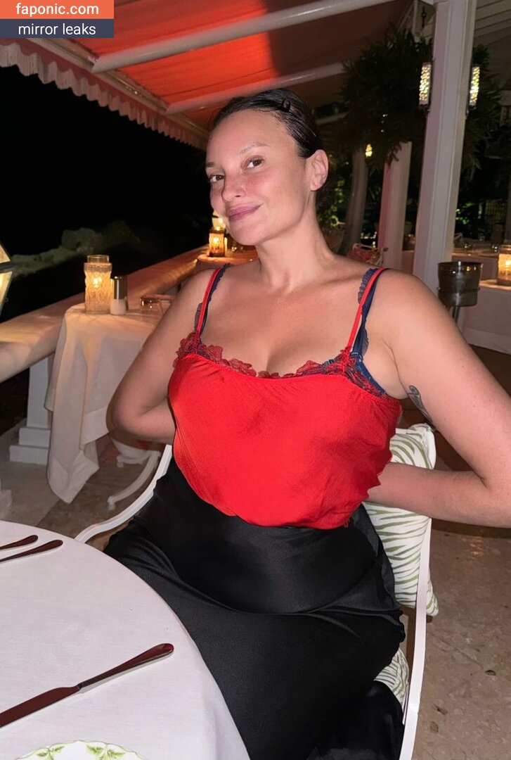 gizzi-erskine Nude Leaked OnlyFans Photo Picture