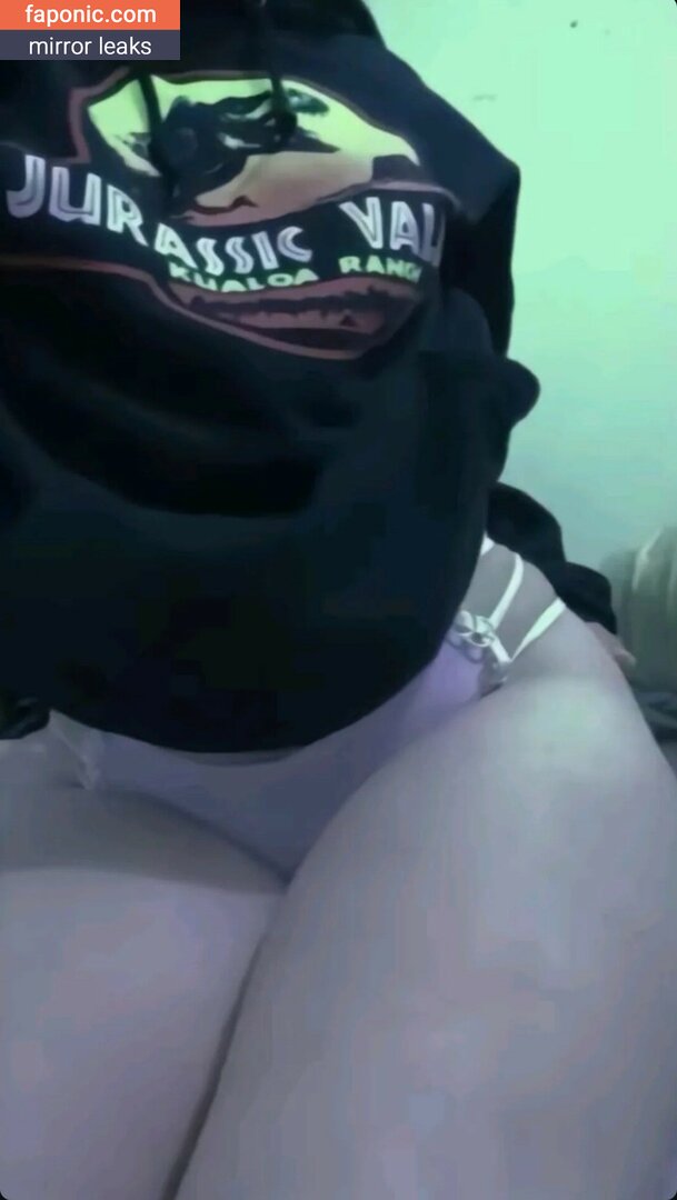 n.nuviaa Nude Leaked OnlyFans Photo Picture