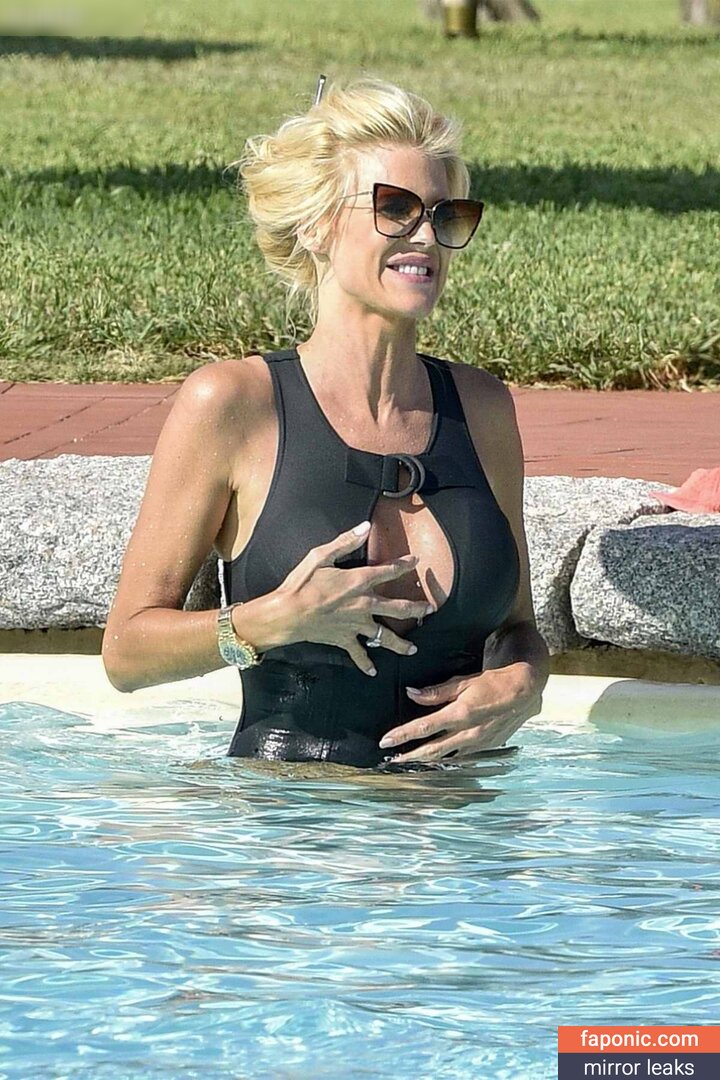Victoria Silvstedt / @victoriasilvstedt / OnlyFans leaked nude photo #30