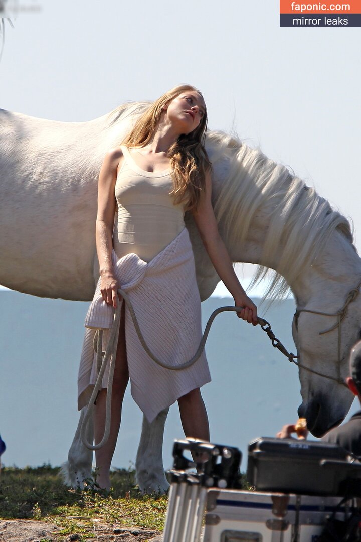 Amanda Seyfried / @amandaseyfried / OnlyFans leaked nude photo