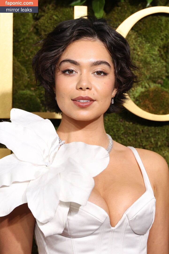 Aulii Cravalho / aulii_cravalho / OnlyFans leaked nude photo