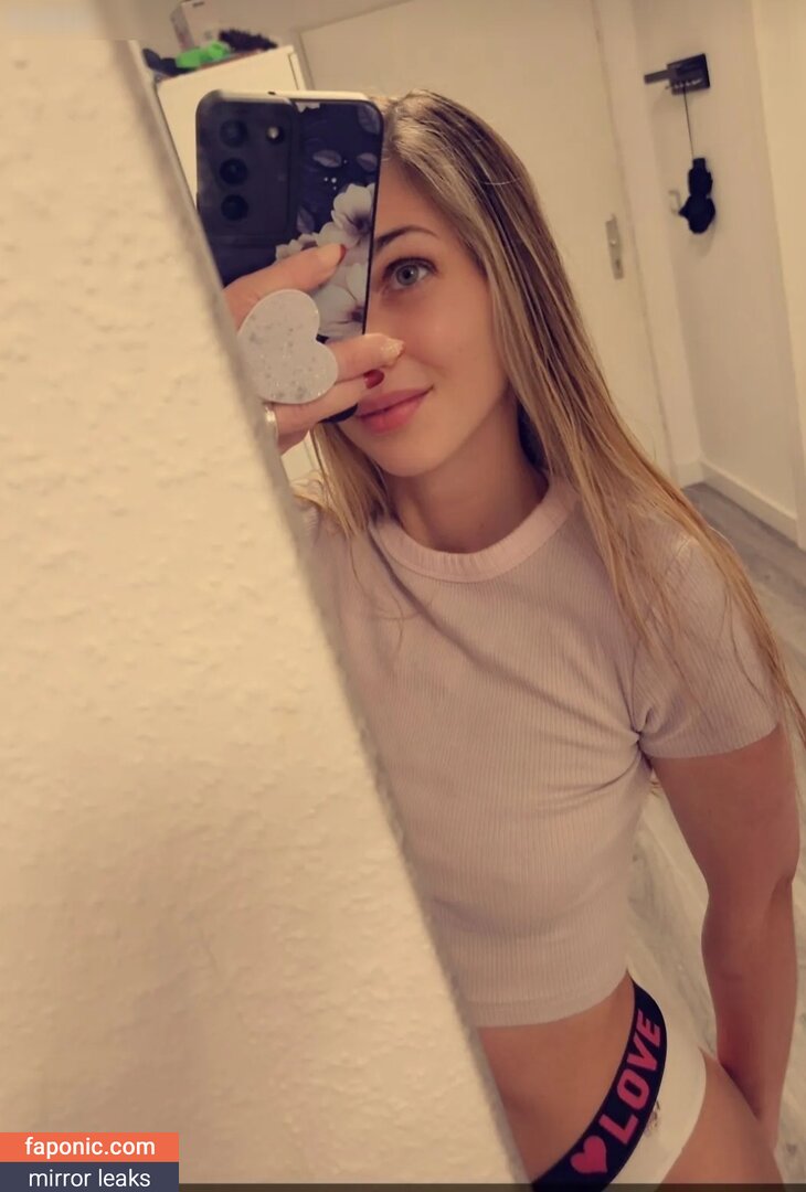 Sunny Smith / its_sunny93 / OnlyFans leaked nude photo