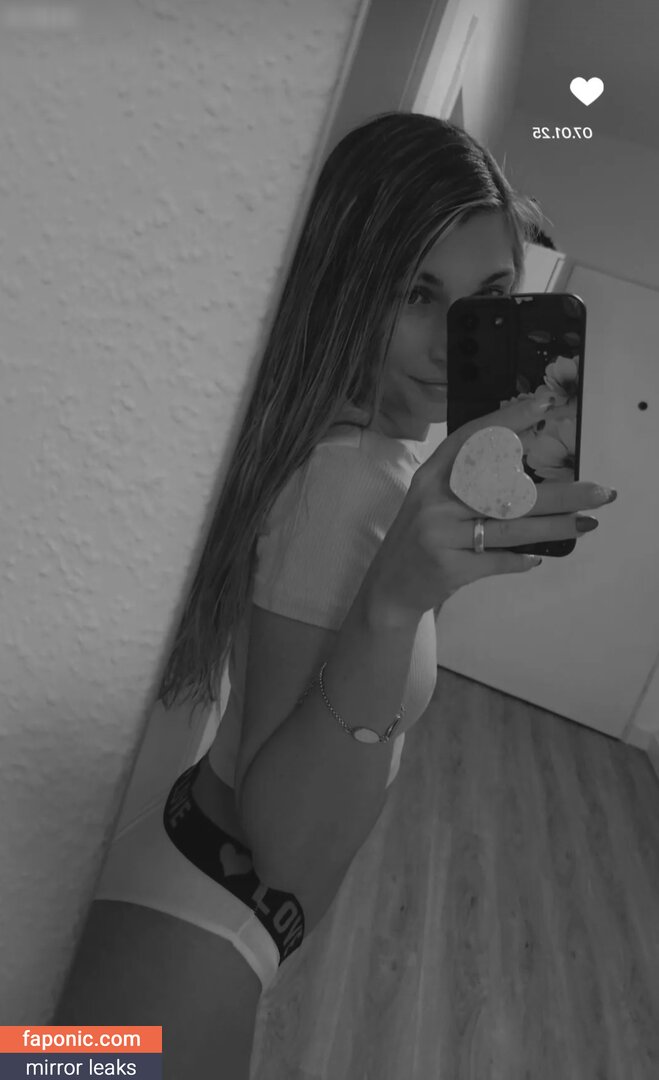 Sunny Smith / its_sunny93 / OnlyFans leaked nude photo