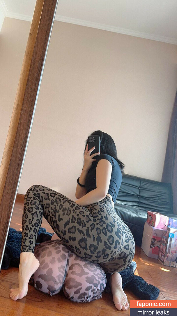 Qiaoniutt / qiaoniutt_6465 / OnlyFans leaked picture