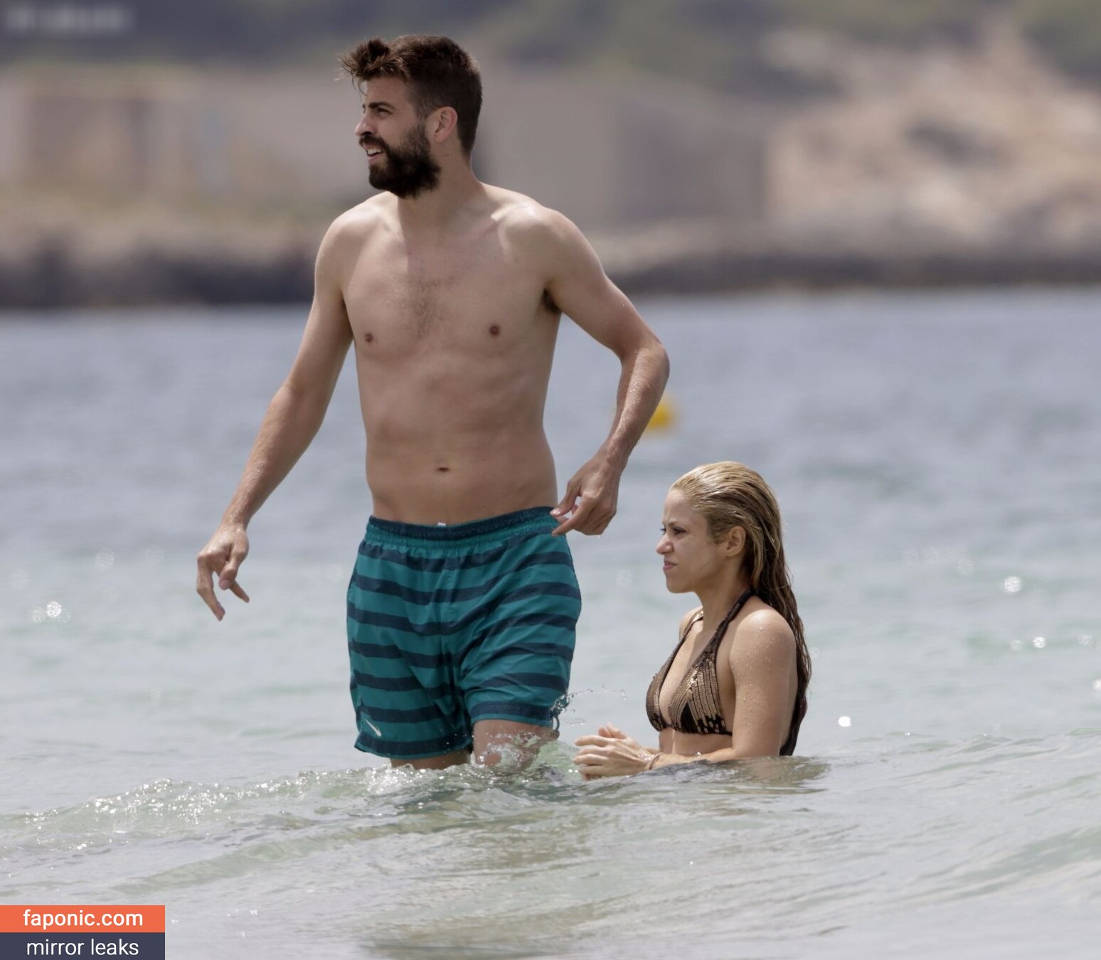 Shakira / @shakira_official / OnlyFans leaked nude photo