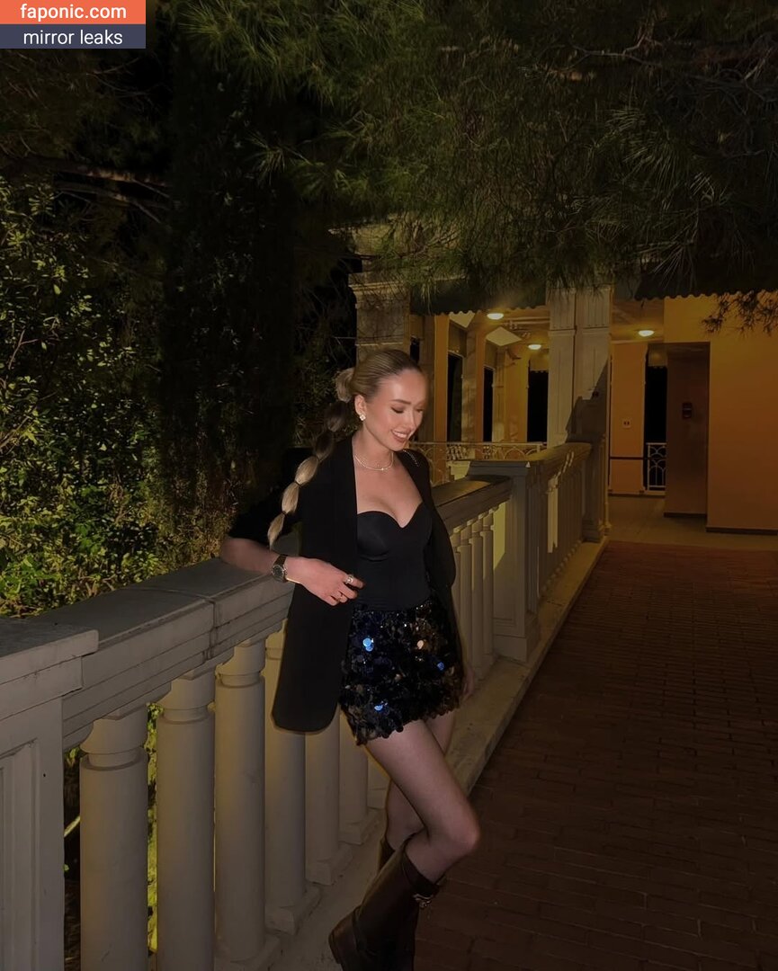 Shania Geiss / shania.geiss / OnlyFans leaked nude photo