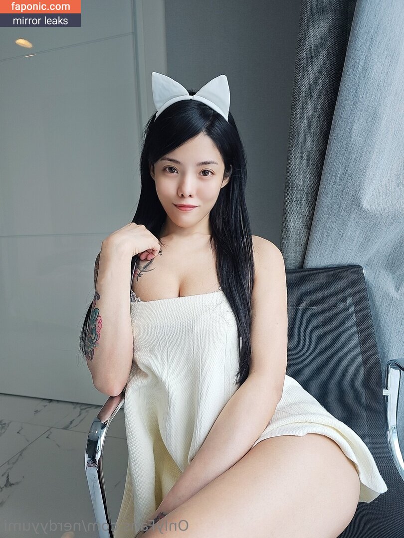 nerdyyumi nude leaks Photo #9
