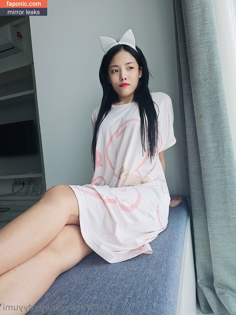 nerdyyumi nude leaks Photo #12