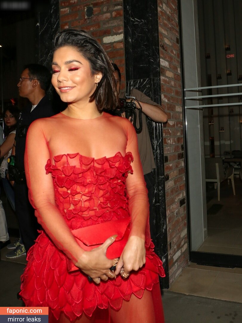 Vanessa Hudgens nude leaks Photo #10