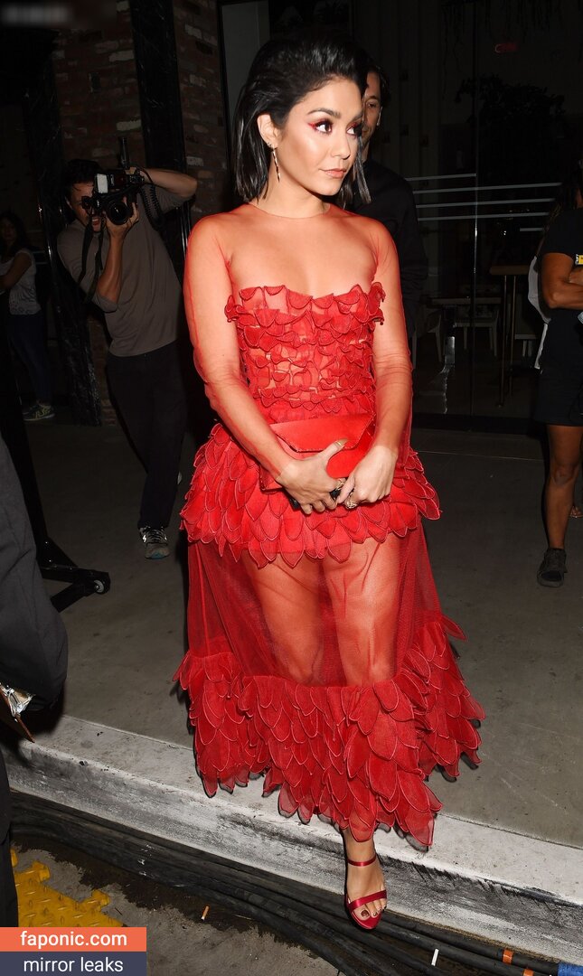 Vanessa Hudgens nude leaks Photo #11