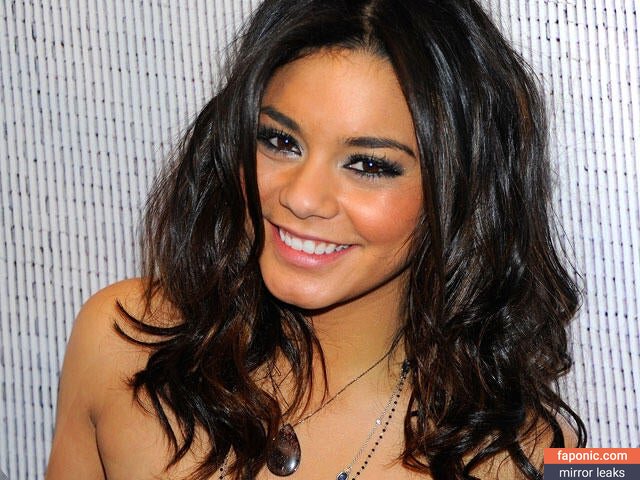 Vanessa Hudgens nude leaks Photo #19