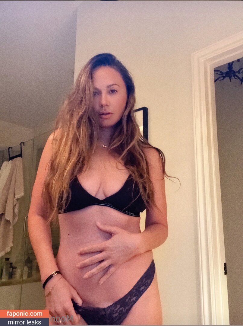realmoonbloodgood nude leaks Photo #6