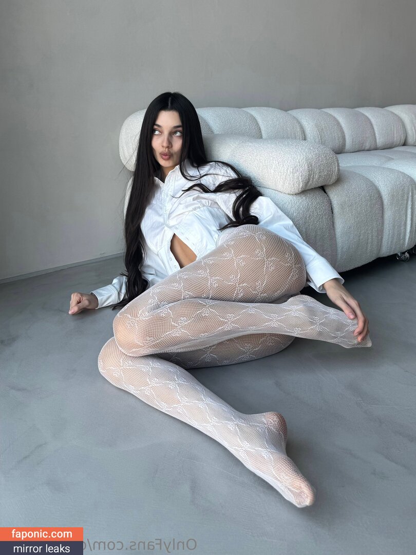 Orynavirgin nude leaks Photo #6