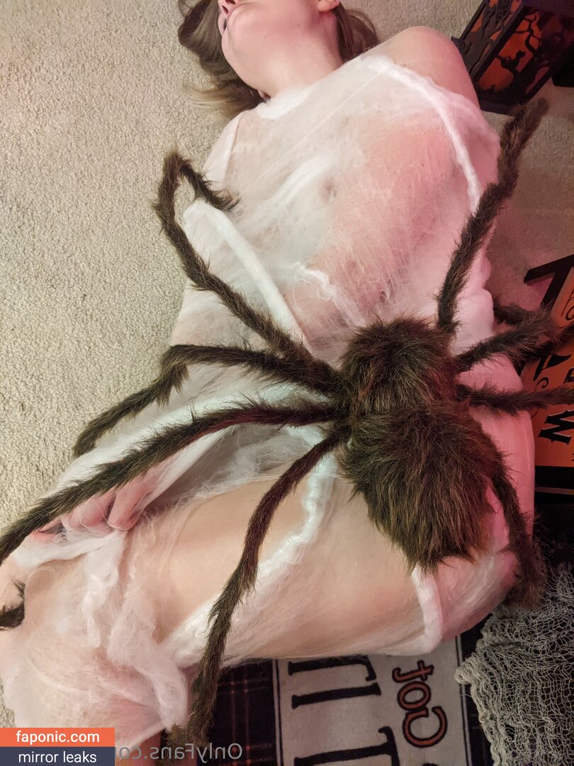 skelbells leaked nude picture 1