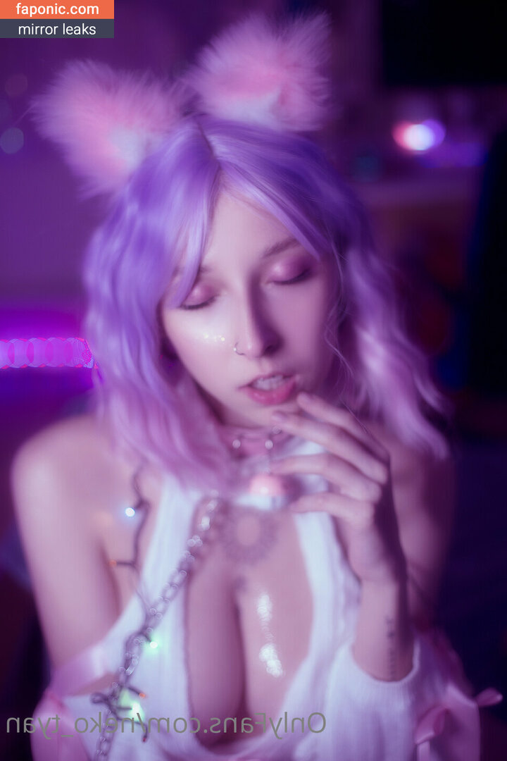 Loli Molly nude leaks Photo #10