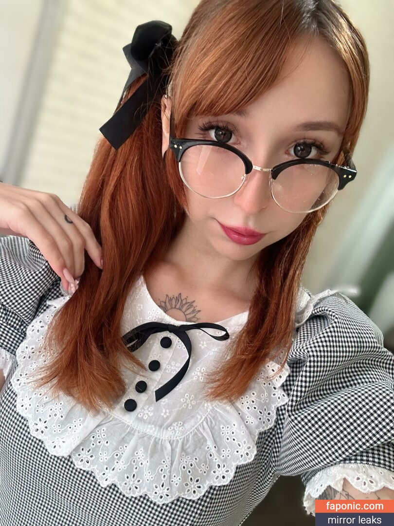 Loli Molly nude leaks Photo #17