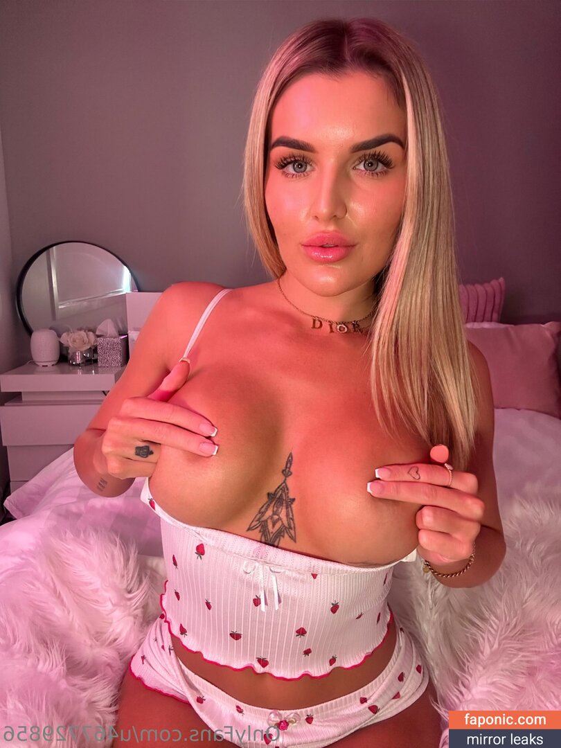 arianaextra nude leaks Photo #13