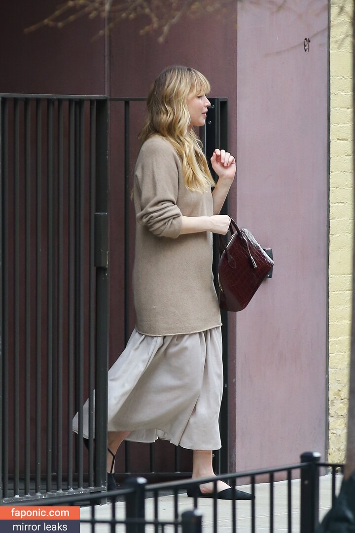 Jennifer Lawrence nude leaks Photo #18