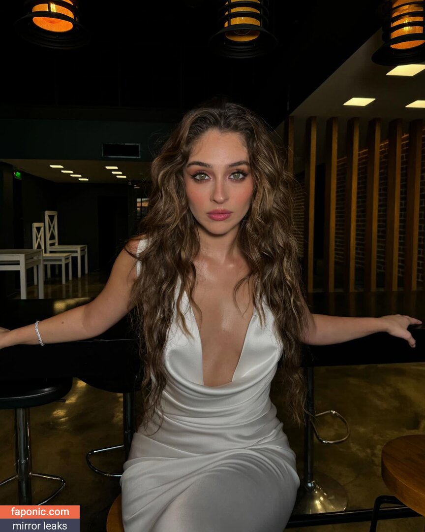 Cemre Baysel nude leaks Photo #17