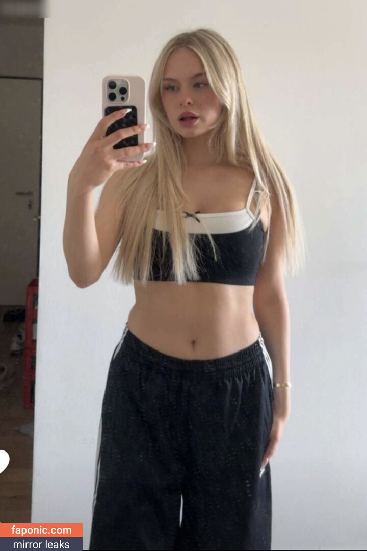 leni.marie nude leaks Photo #10