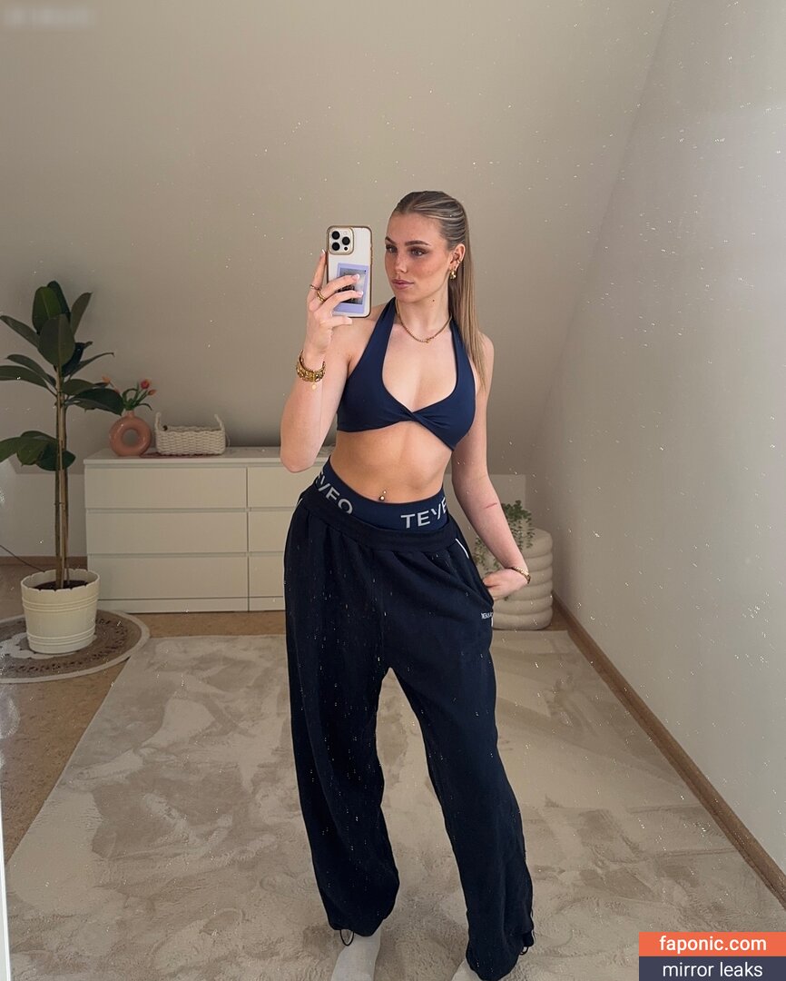 Cora Niemeyer nude leaks Photo #2