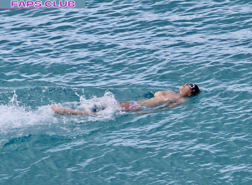 Laury Thilleman nude leaks Photo #3