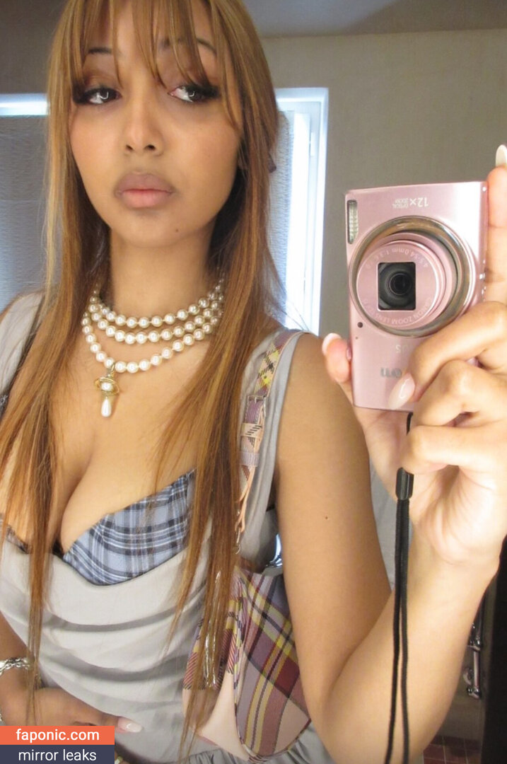 PinkPantheress nude leaks Photo #2