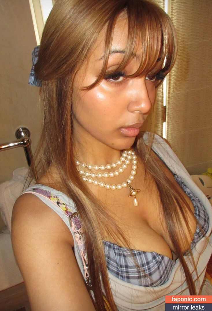 PinkPantheress nude leaks Photo #3