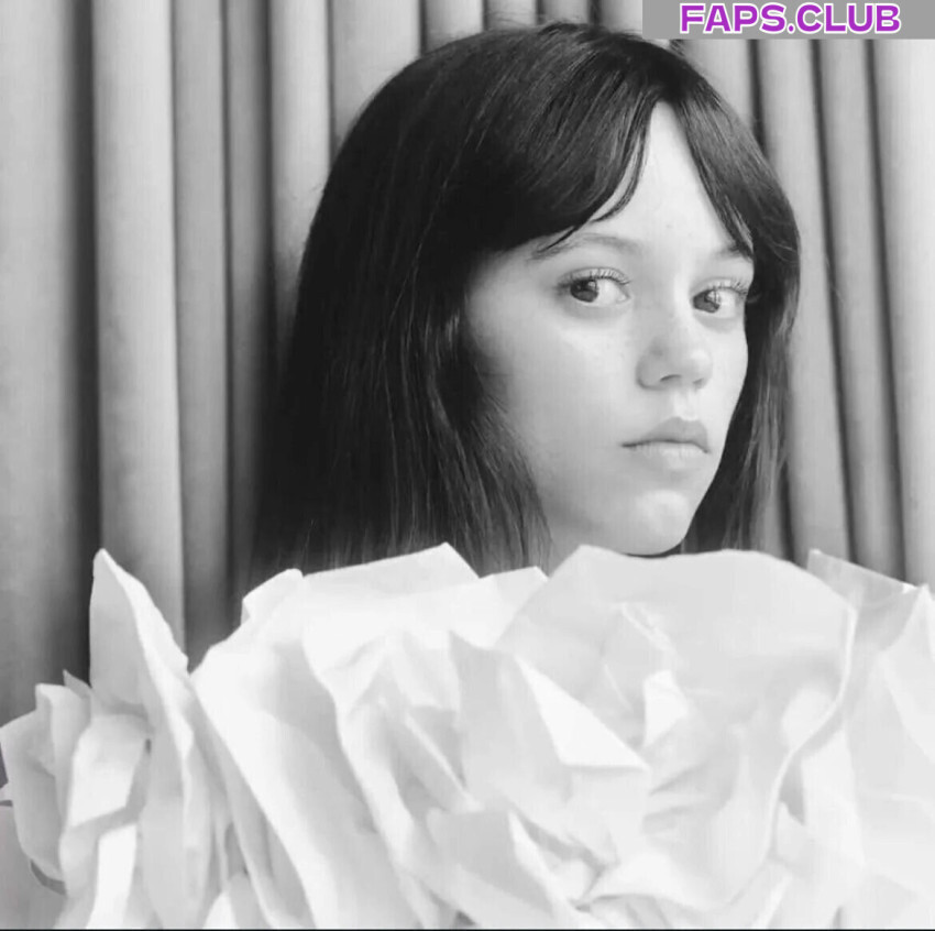 Jenna Ortega nude leaks Photo #4
