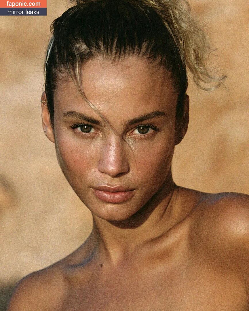 Rose Bertram nude leaks Photo #15