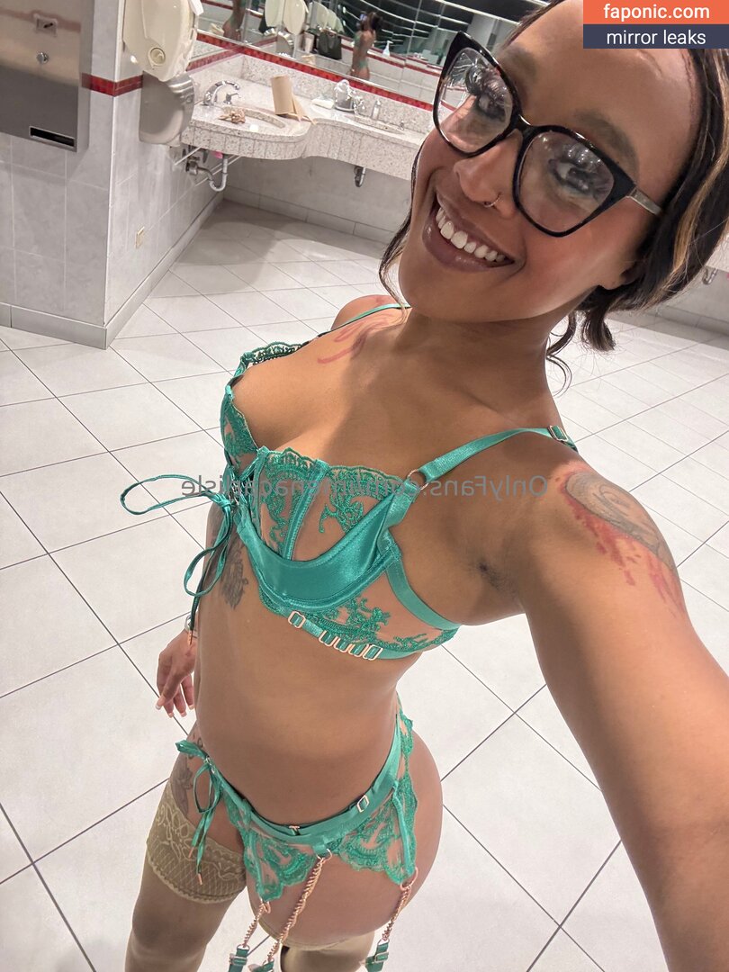 imenacarlisle nude leaks Photo #2
