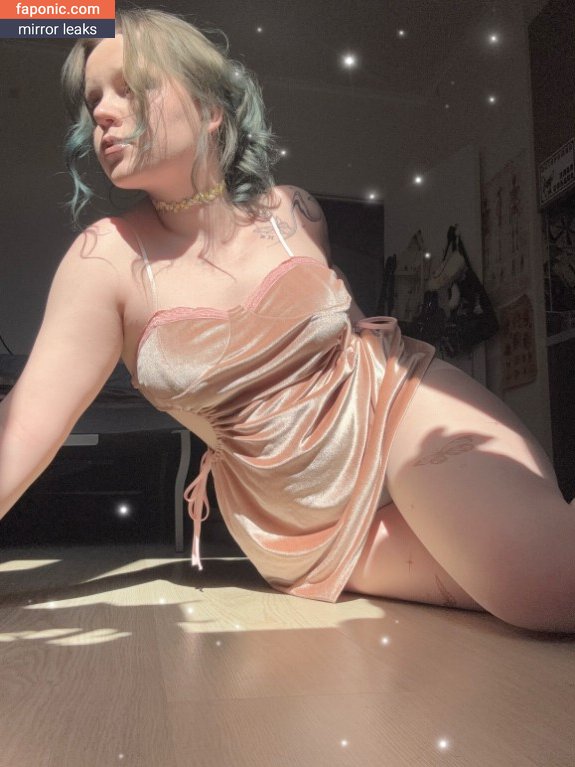 R1nari nude leaks Photo #3