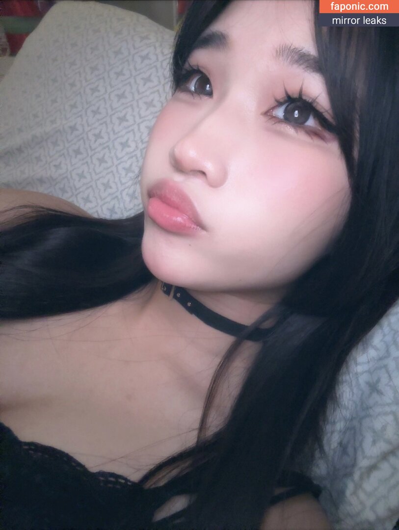 y3miku nude leaks Photo #4