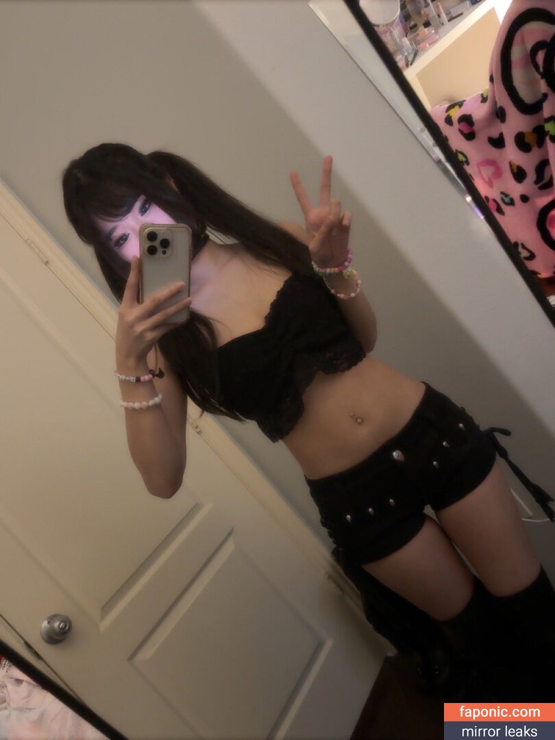 y3miku nude leaks Photo #18