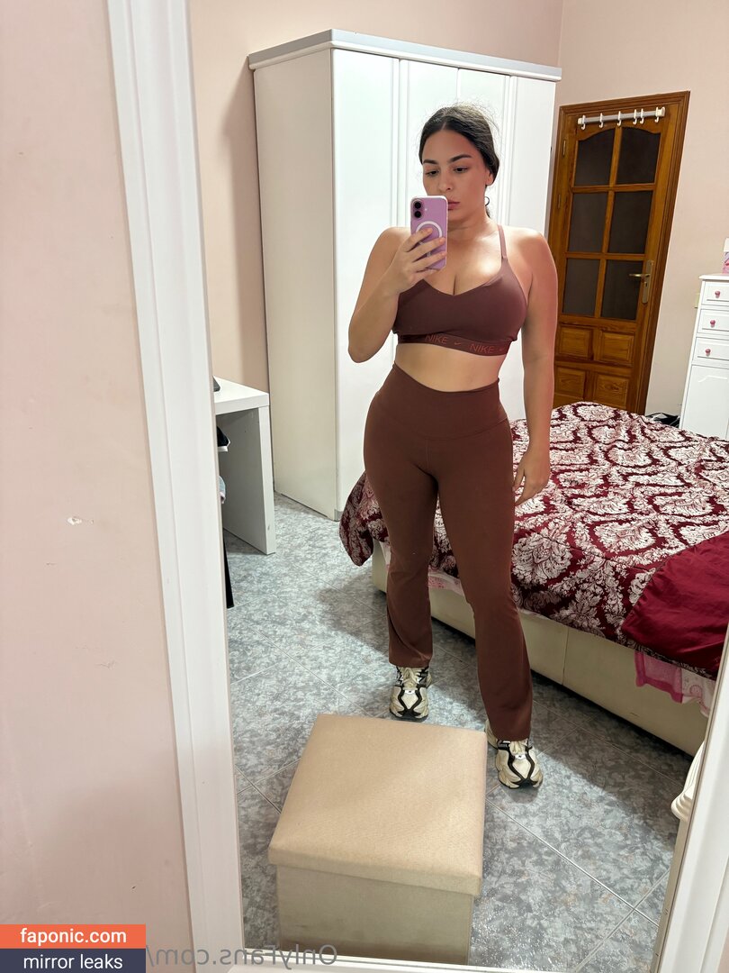 yareliroses nude leaks Photo #2