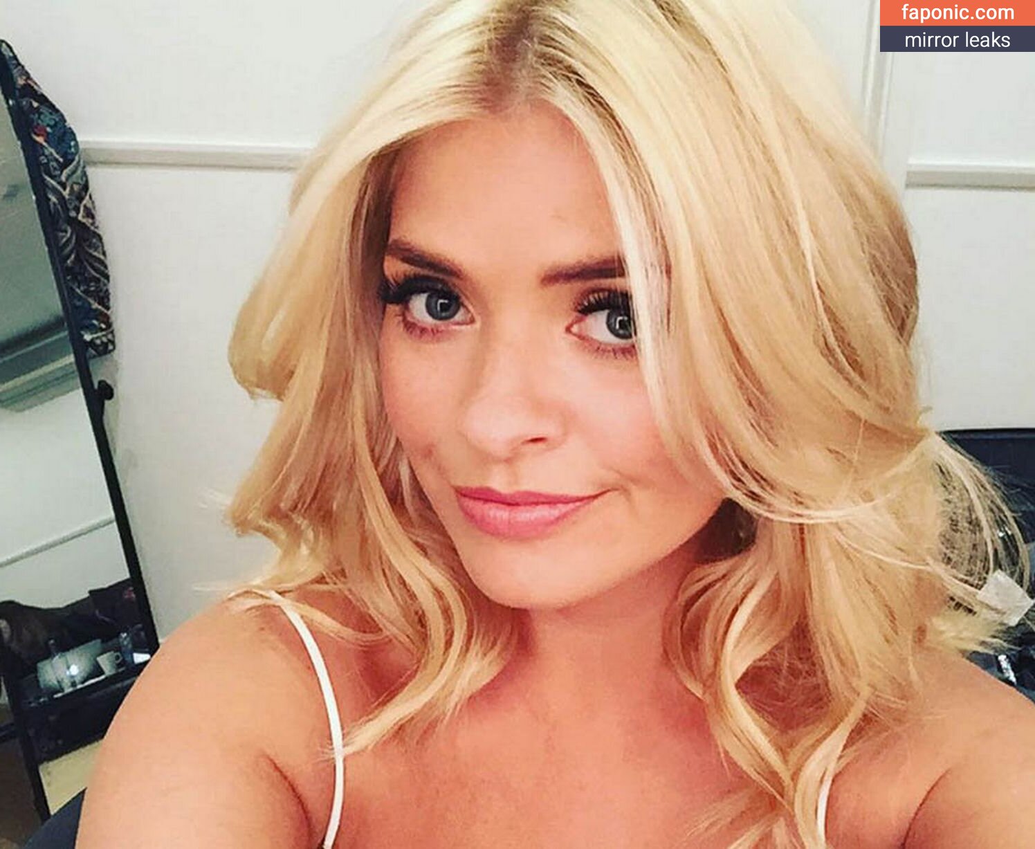 Holly Willoughby nude leaks Photo #10