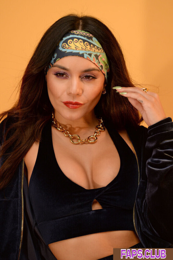 Vanessa Hudgens nude leaks Photo #6