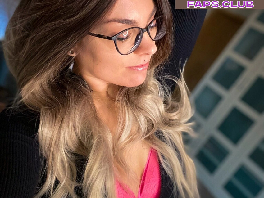 Belladeluxxe nude leaks Photo #1