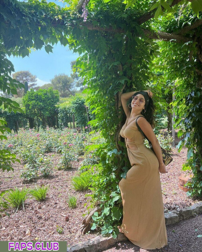Vanessa Hudgens nude leaks Photo #1