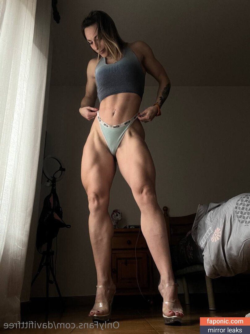Karolina Vaivada leaked nude image 1