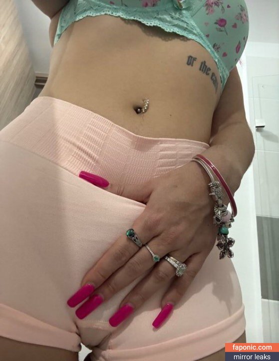 June summers leaked nude photo 1