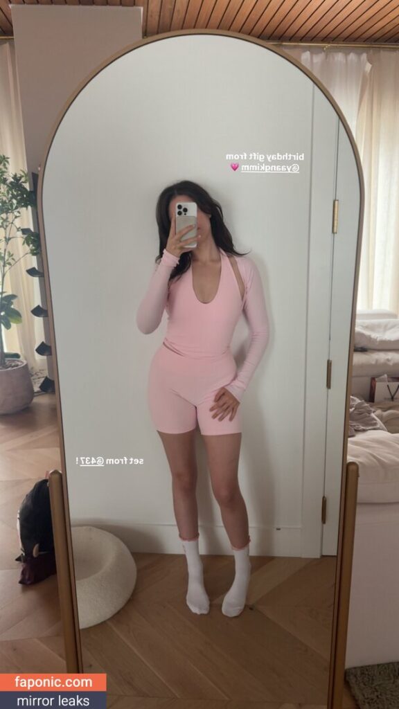 Katie Leigh leaked nude image 12